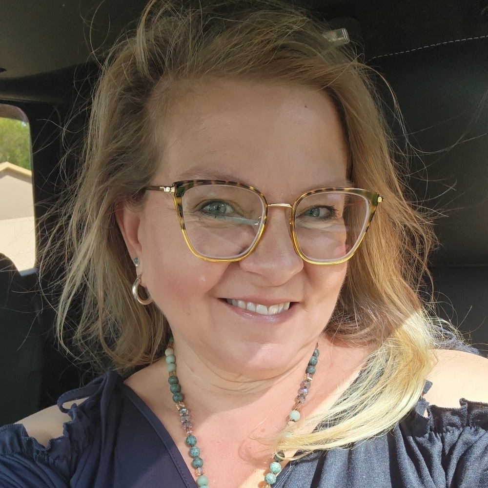 Meet your Posher, Sharon